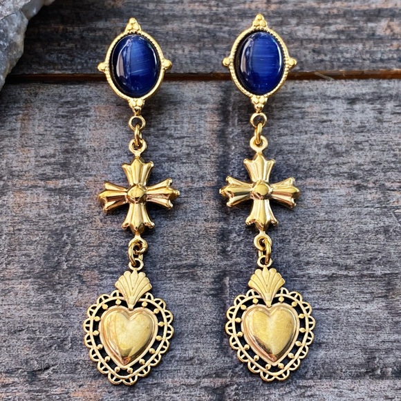 NEW Gold Gothic Cross And Heart Dangle Earrings - Picture 7 of 11